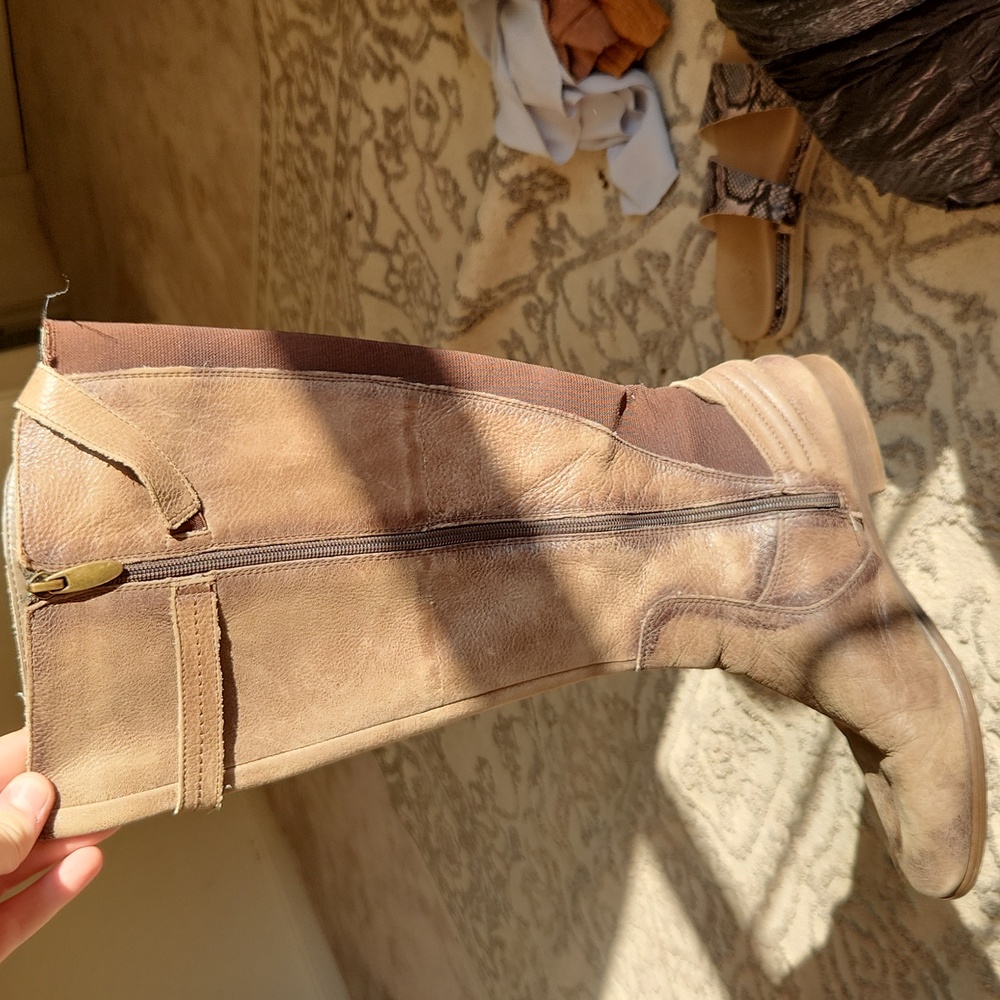 Earth boots - Picture 2 of 3